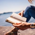 mujer leyendo